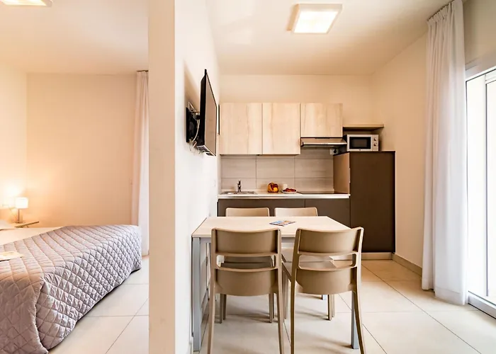 Iris Suite-3 By Interhome